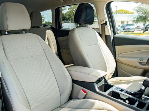 Used 2017 Ford Escape SE FWD image 20