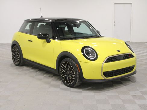 Used 2025 MINI Cooper S image 1