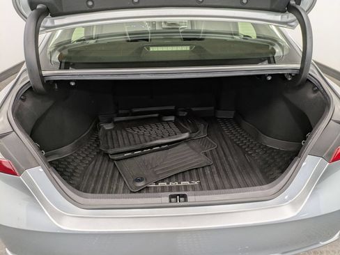 Used 2018 Toyota Camry SE FWD image 25