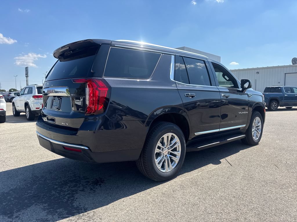 Used 2023 GMC Yukon SLT AWD/4WD image 7