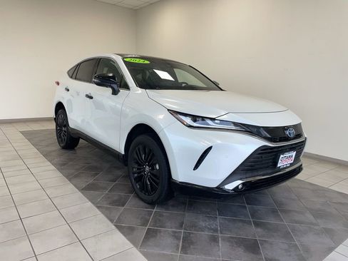 Used 2024 Toyota Venza Nightshade image 1