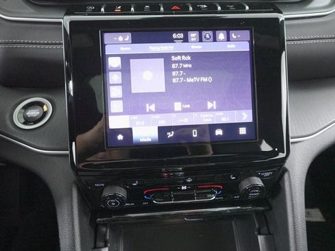 New 2025 Jeep Grand Cherokee L Altitude image 17