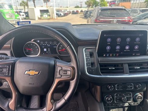 Used 2021 Chevrolet Suburban High Country image 9