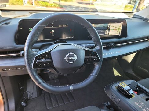 Used 2023 Nissan Ariya FWD image 12