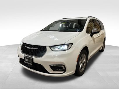 Used 2023 Chrysler Pacifica Limited