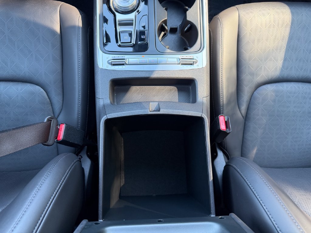 Used 2025 Kia Carnival SX w/ SX Dark Edition Package FWD image 30