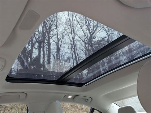 Certified 2023 Volvo S60 B5 Plus w/ Climate Package image 10