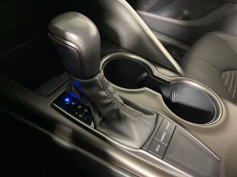 Certified 2022 Toyota Camry SE FWD image 22