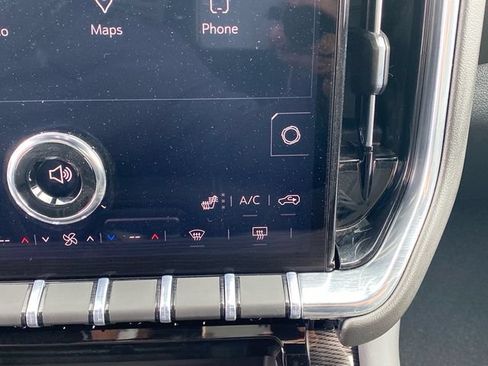 Used 2026 GMC Yukon XL Elevation w/ LPO, Floor Liner Package AWD/4WD image 15
