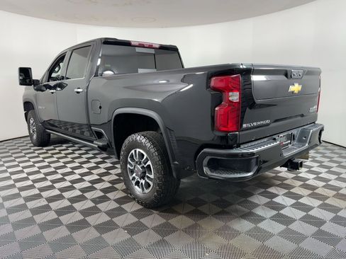 Used 2023 Chevrolet Silverado 2500 High Country w/ Z71 Off-Road Package image 2
