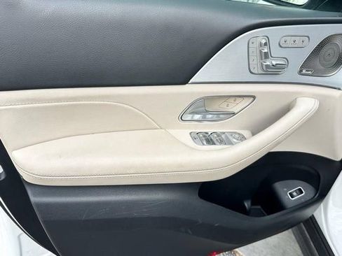 Used 2025 Mercedes-Benz GLS 450 4MATIC image 28