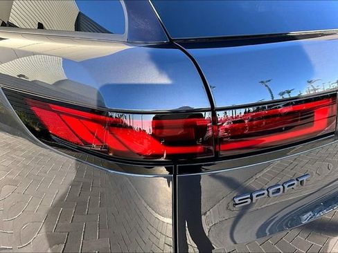 Used 2025 Land Rover Range Rover Sport Dynamic SE AWD/4WD image 29