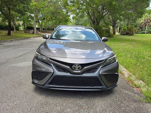 Used 2021 Toyota Camry SE FWD image 2