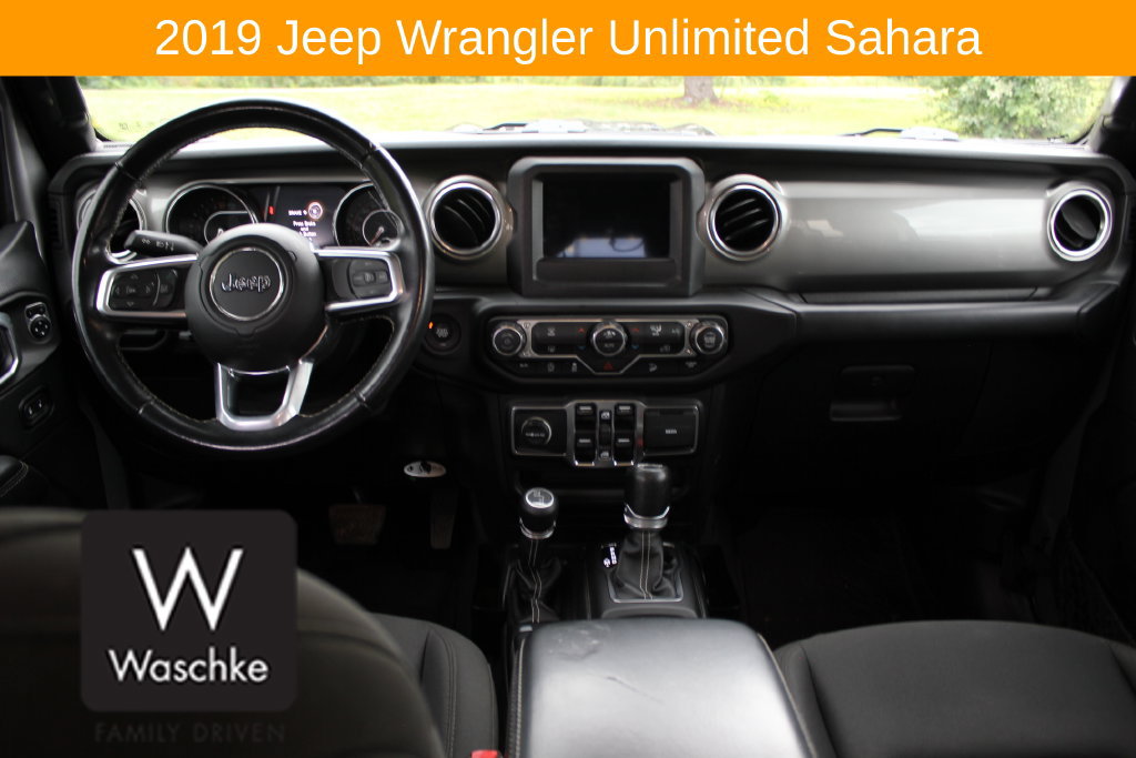 Used 2019 Jeep Wrangler Unlimited Sahara AWD/4WD image 19