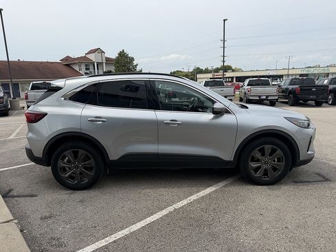 Used 2024 Ford Escape Platinum AWD/4WD image 6
