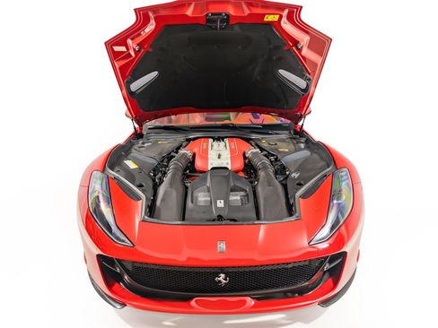 Used 2018 Ferrari 812 Superfast RWD image 37
