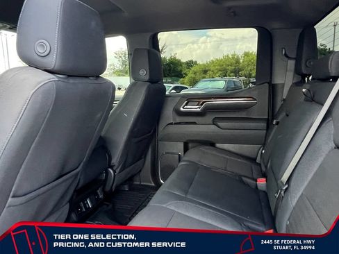 Certified 2025 GMC Sierra 1500 Elevation w/ LPO, Elevation Black Package RWD image 12