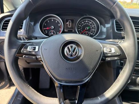 Used 2021 Volkswagen Golf 4-Door FWD image 23