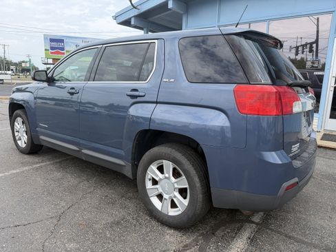 Used 2011 GMC Terrain SLE FWD image 3