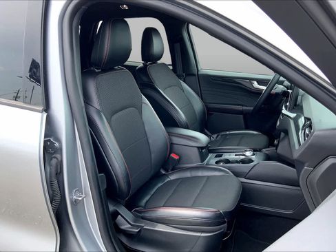 Certified 2024 Ford Escape ST-Line w/ Tech Pack #1 FWD image 9