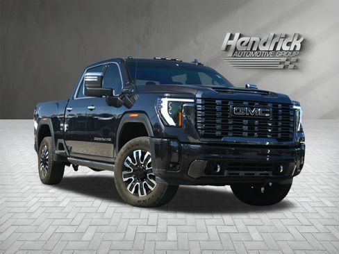 Used 2024 GMC Sierra 2500 Denali Ultimate w/ Max Trailering Package image 2