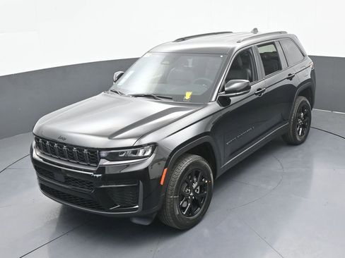 New 2026 Jeep Grand Cherokee Altitude image 38