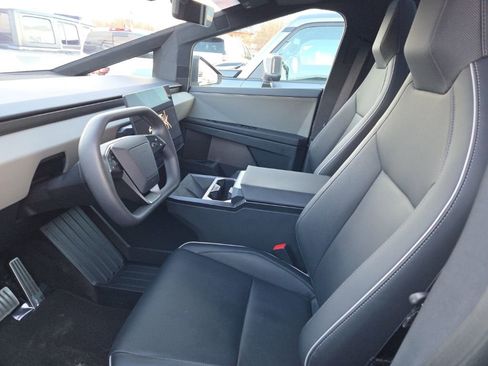 Used 2024 Tesla Cybertruck AWD Crew Cab image 3