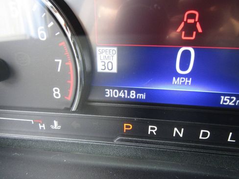 Used 2022 Ford Explorer XLT AWD/4WD image 21