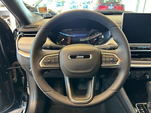Used 2025 Jeep Compass Limited AWD/4WD image 18
