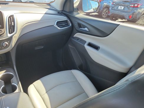 Used 2018 Chevrolet Equinox Premier w/ Infotainment II Package image 16