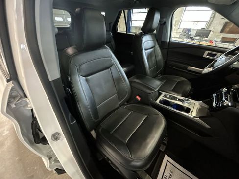 Used 2021 Ford Explorer Limited w/ Hybrid Equipment Group 310A image 26