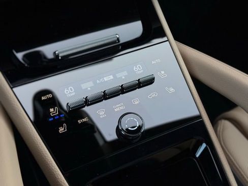 New 2025 Porsche Cayenne E-Hybrid AWD/4WD image 24