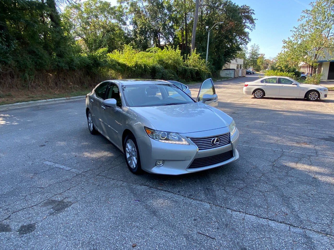 Used 2014 Lexus ES 300h w/ Luxury Package w/Bamboo Trim FWD image 59