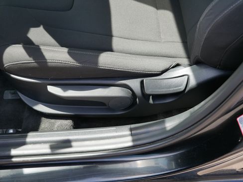 Used 2023 Hyundai Elantra SEL FWD image 19