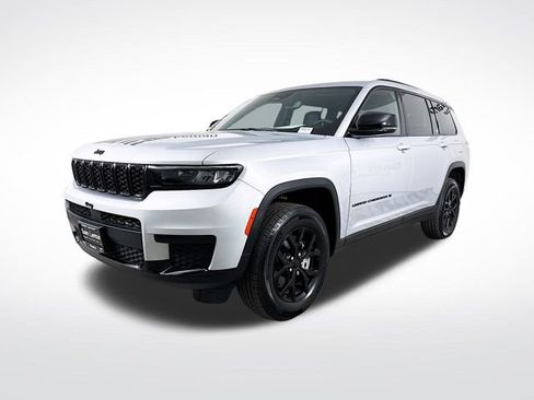 Used 2024 Jeep Grand Cherokee L Laredo image 3