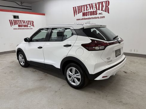 Used 2023 Nissan Kicks S FWD image 2