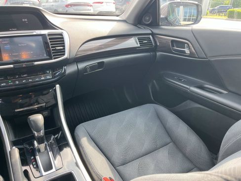 Used 2016 Honda Accord EX image 14