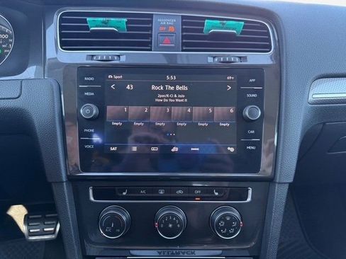 Used 2018 Volkswagen Golf Alltrack SE image 19