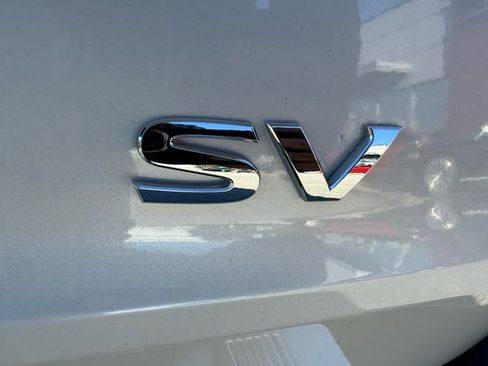 Used 2023 Nissan Rogue SV image 14