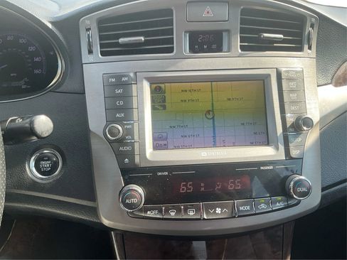 Used 2012 Toyota Avalon Limited image 12