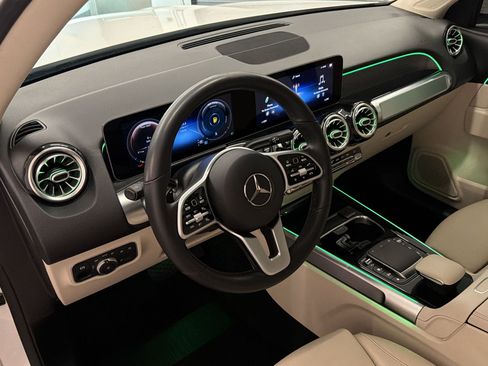 Used 2021 Mercedes-Benz GLB 250 image 4