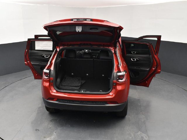 New 2026 Jeep Compass Latitude AWD/4WD image 25