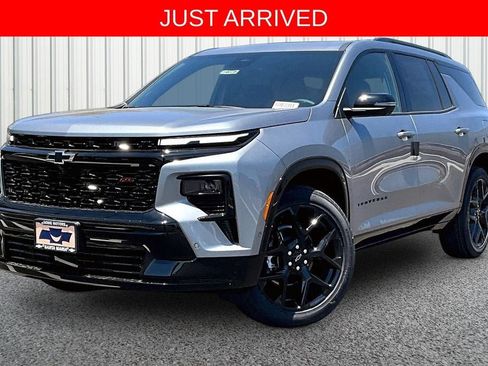 New 2026 Chevrolet Traverse RS w/ LPO, Floor Liner Package FWD image 14