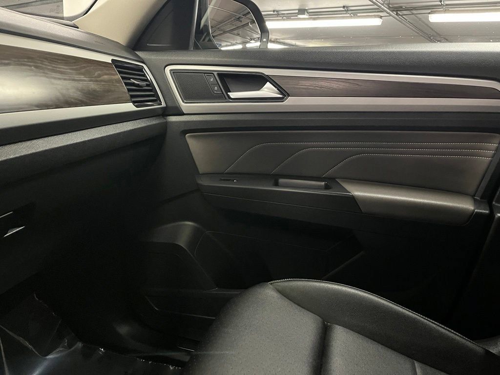 Used 2023 Volkswagen Atlas SE w/ Panoramic Sunroof Package FWD image 33