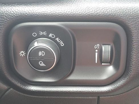 Used 2024 RAM 2500 Big Horn AWD/4WD image 24