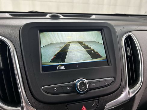 Used 2019 Chevrolet Equinox LS w/ LS Convenience Package AWD/4WD image 15