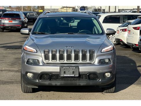 Used 2017 Jeep Cherokee Latitude w/ True North Edition image 11