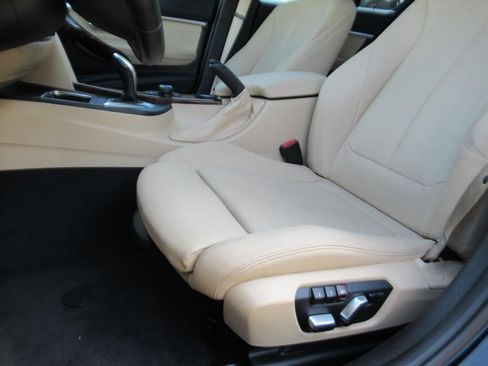 Used 2018 BMW 330i Sedan w/ Convenience Package image 14