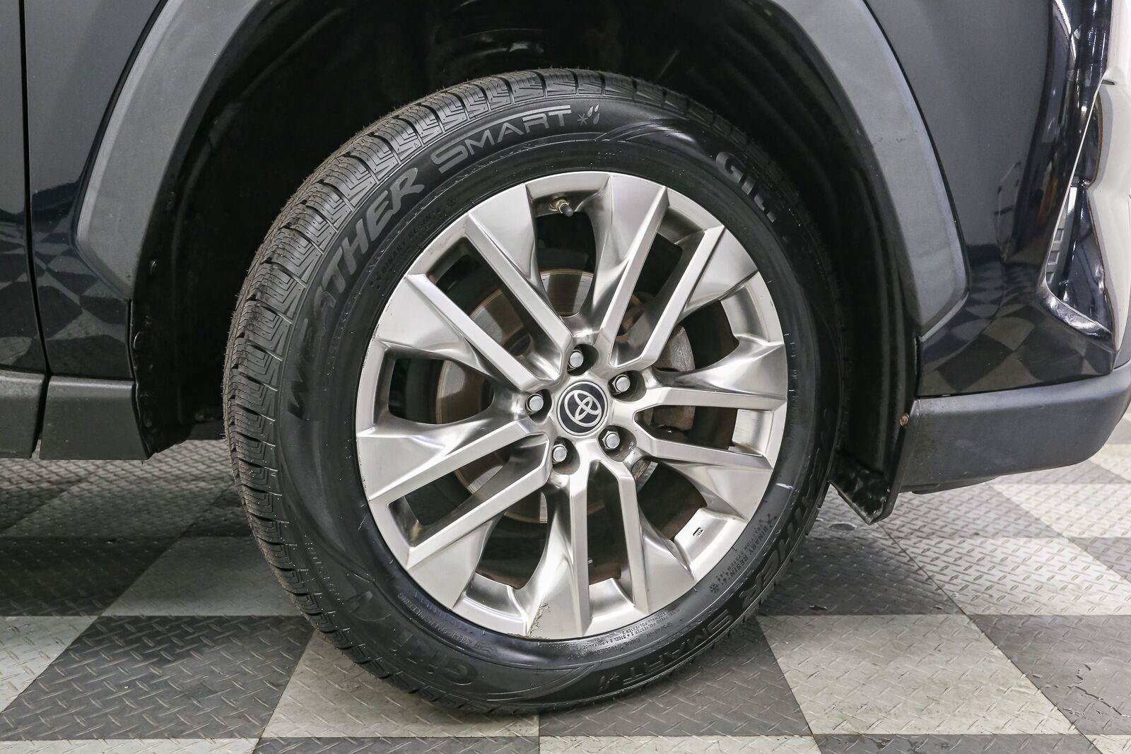 Used 2019 Toyota RAV4 XLE Premium w/ Cold Weather Package AWD/4WD image 14