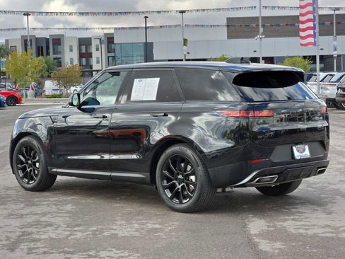 Used 2025 Land Rover Range Rover Sport SE image 7